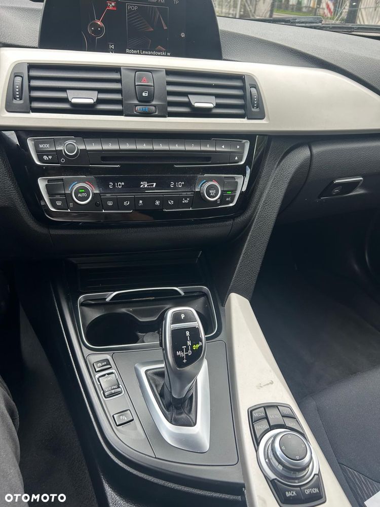 BMW Seria 3 320d - 11