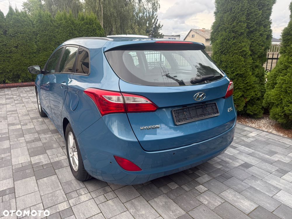 Hyundai i30 blue Kombi 1.6 CRDi YES Gold - 11