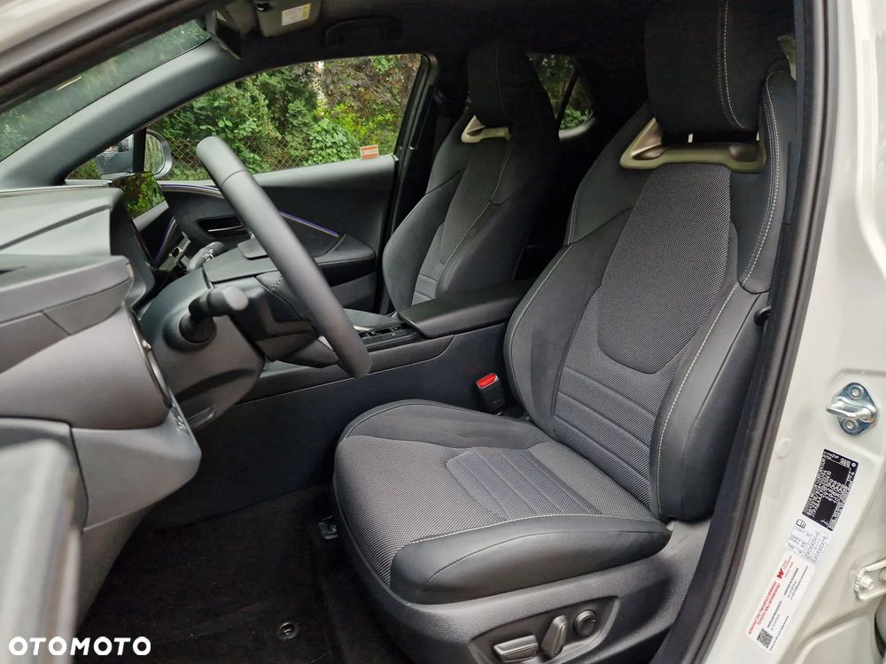 Toyota C-HR 2.0 Hybrid Dynamic Force Executive - 12