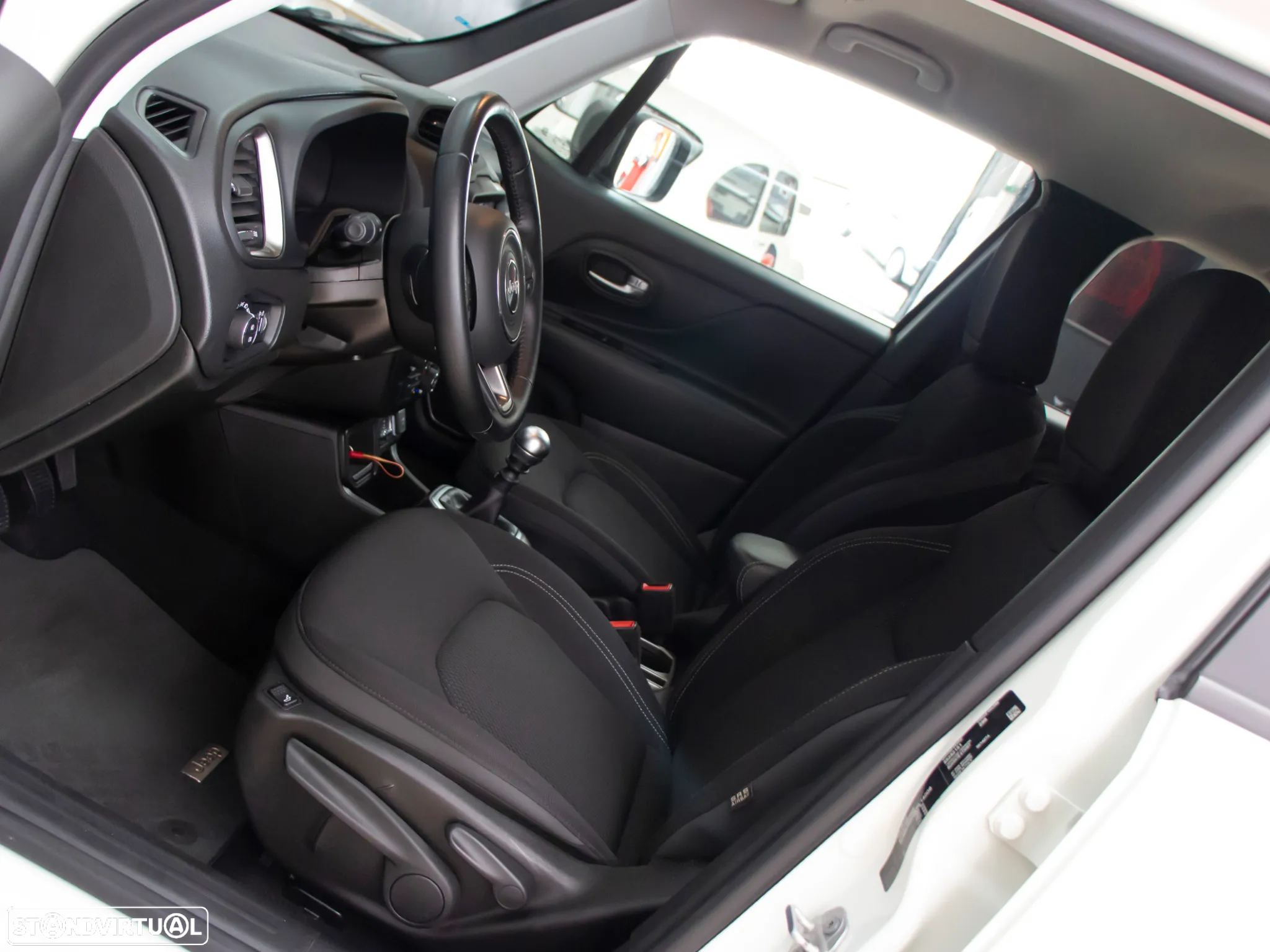 Jeep Renegade 1.0 T Limited - 17
