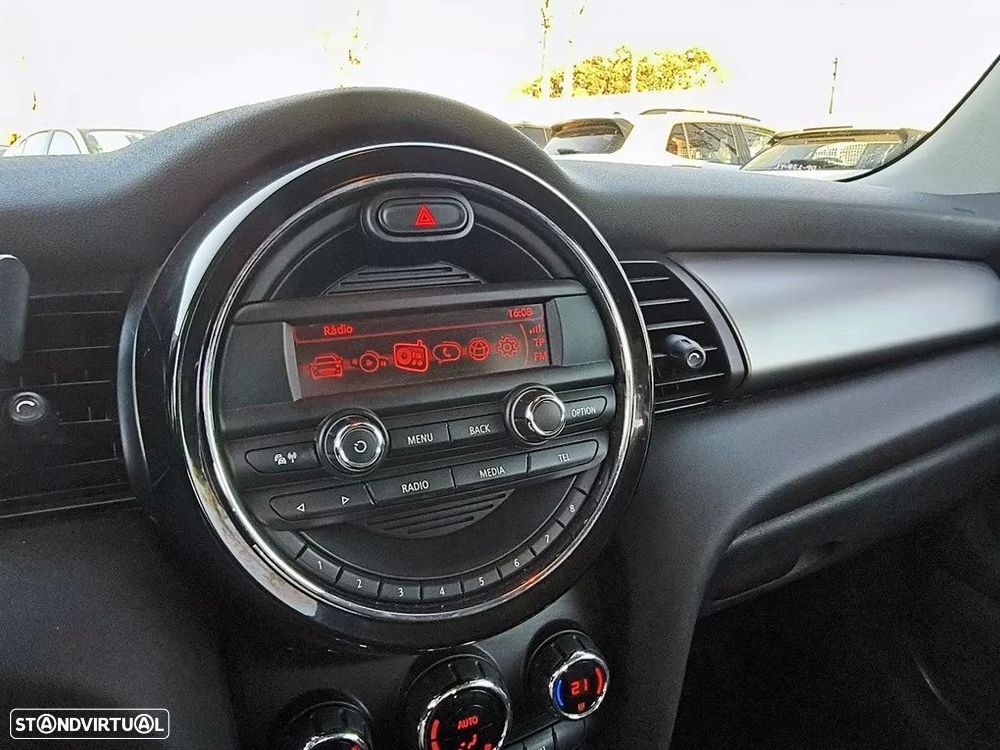 MINI 3 Portas One D - 17