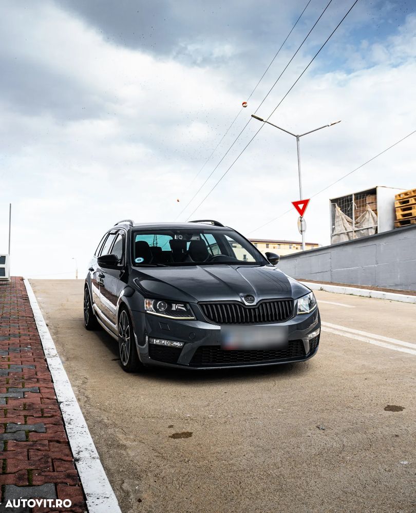 Skoda Octavia Combi 2.0 TDI DSG RS - 1