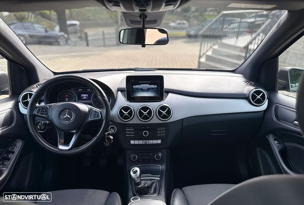 Mercedes-Benz B 180 d Style - 29