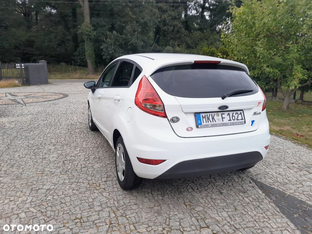 Ford Fiesta 1.25 Celebration - 8