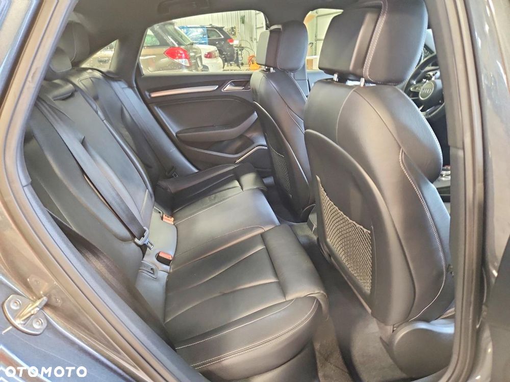 Audi S3 S tronic - 11