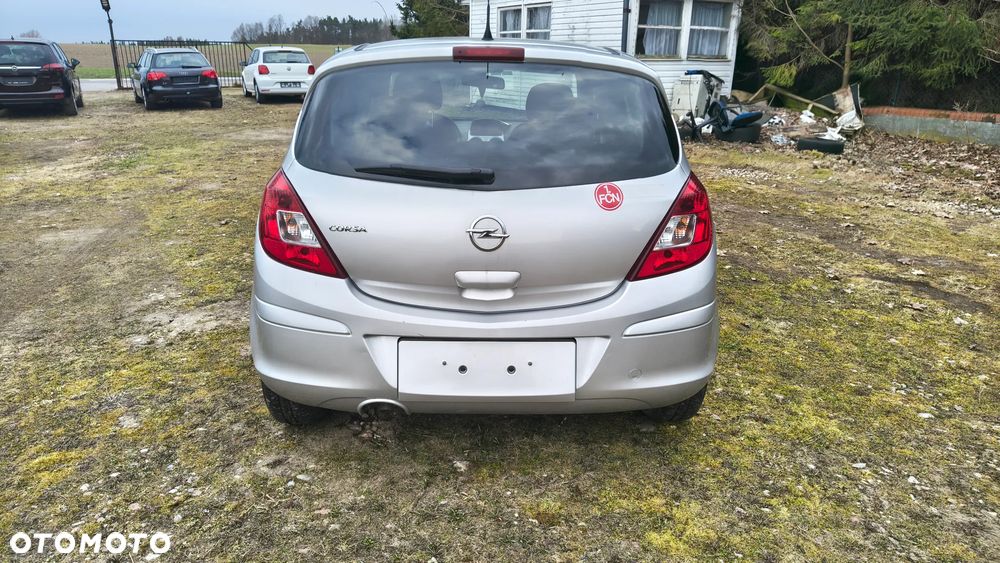 Opel Corsa 1.4 16V Satellite - 11