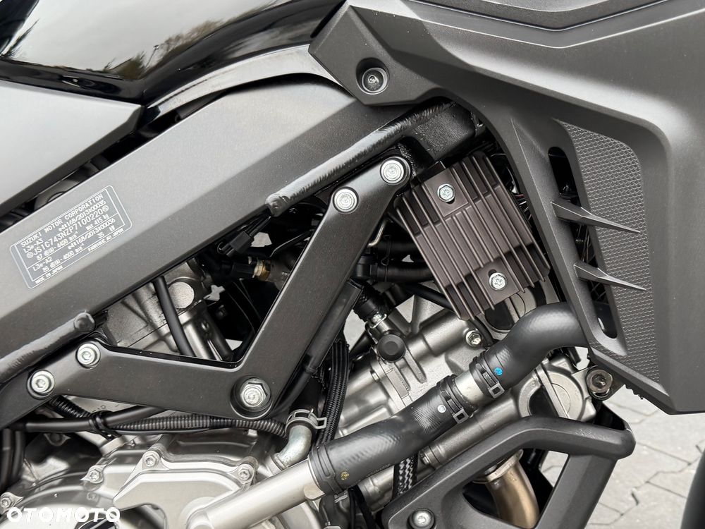 Suzuki V-STROM - 16