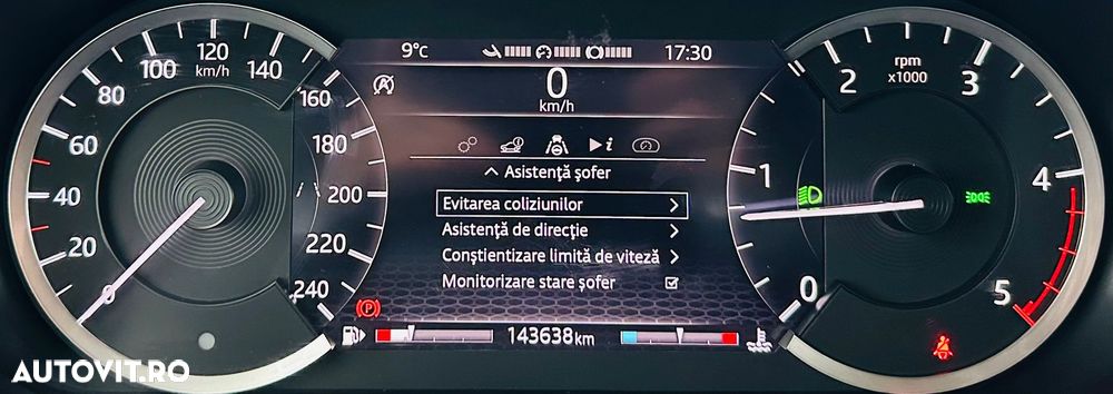 Land Rover Discovery Sport 2.0 l TD4 PURE - 32