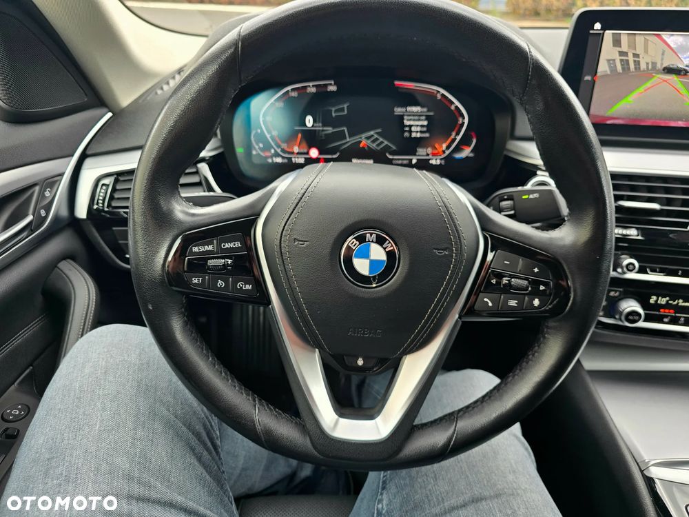 BMW Seria 5 530i xDrive mHEV Luxury Line - 34