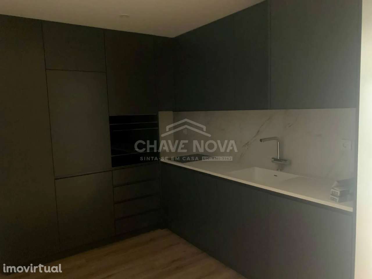 T0 Novo / prédio com lugar de garagem e piscina-PRT/01563/MH - Grande imagem: 4/16