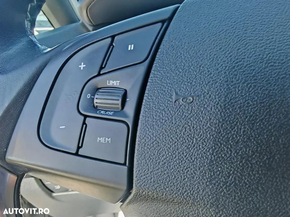 Citroën DS5 Hybrid4 EGS6 SportChic - 15