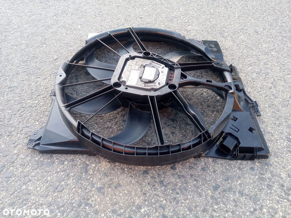BMW Z4 E89 2.0i - 3.5i WENTYLATOR WIATRAK - 2