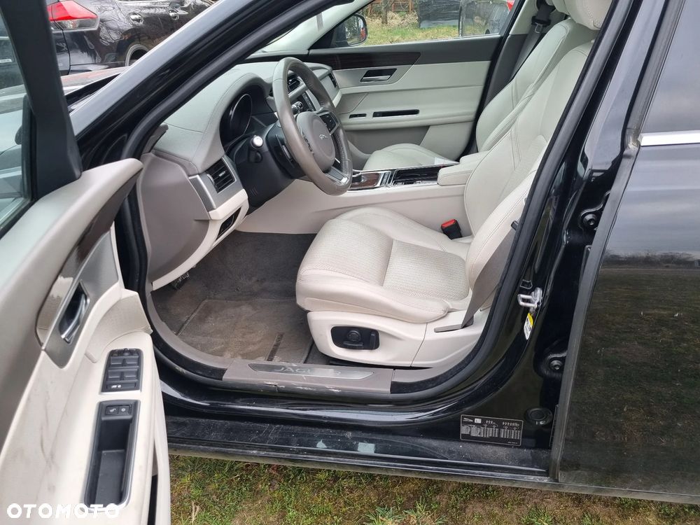 Jaguar XF 2.0 i4D Pure - 15