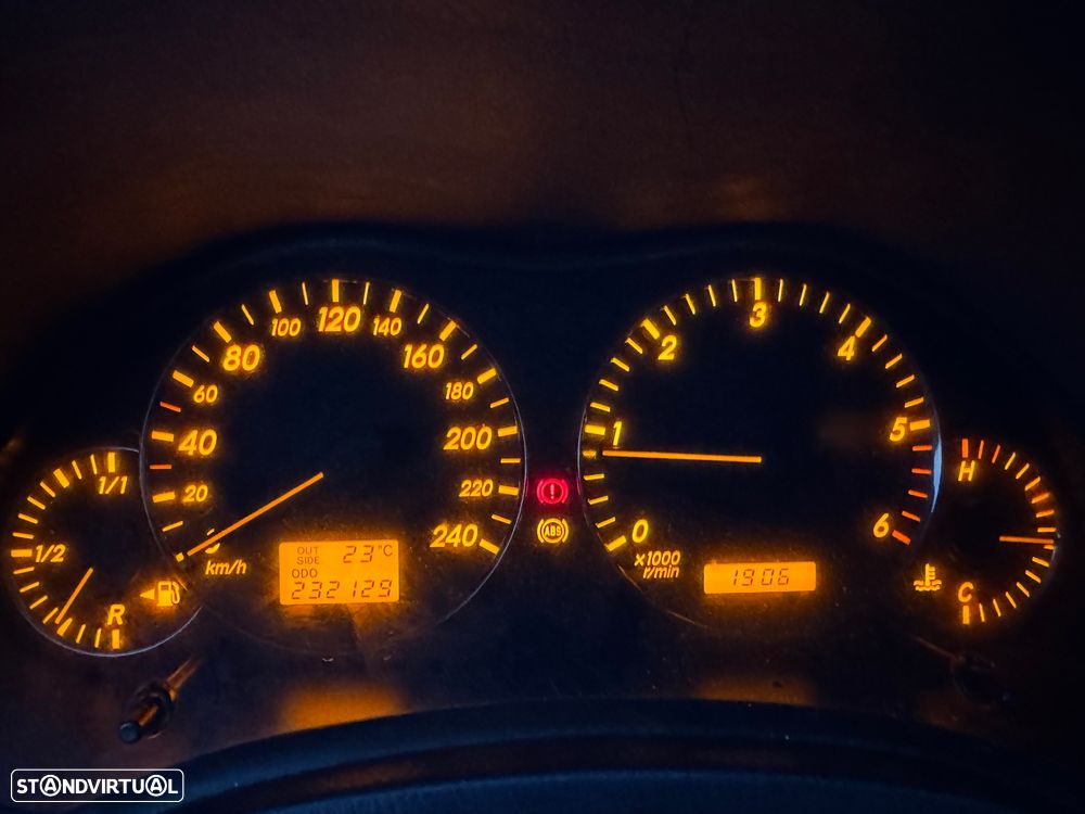 Toyota Avensis SW 2.0 D-4D - 42