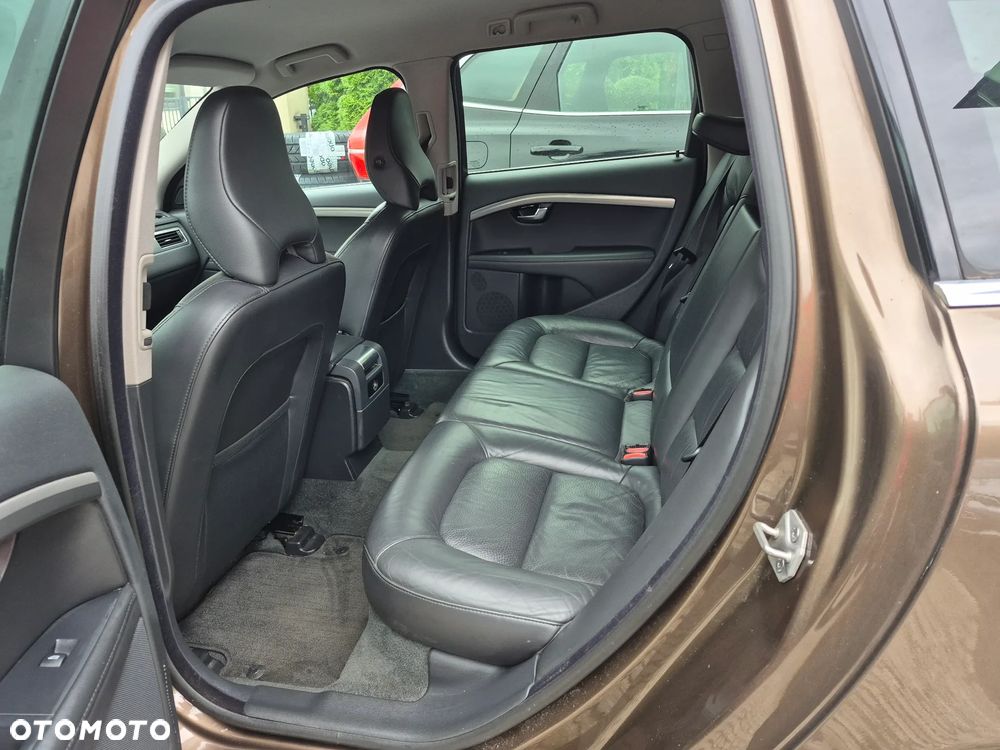 Volvo V70 D4 Geartronic Momentum - 32