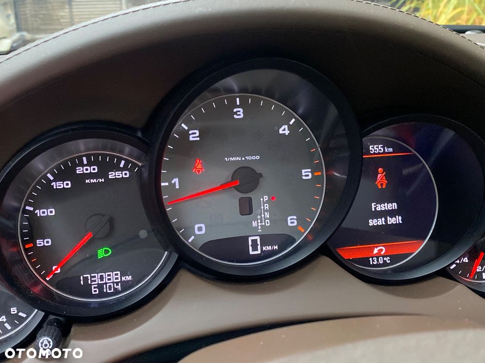 Porsche Cayenne - 28