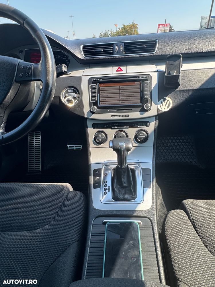 Volkswagen Passat 2.0 TDI DPF DSG Sportline - 9