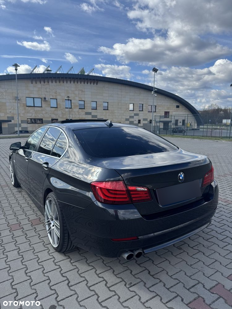 BMW Seria 5 525d xDrive - 5