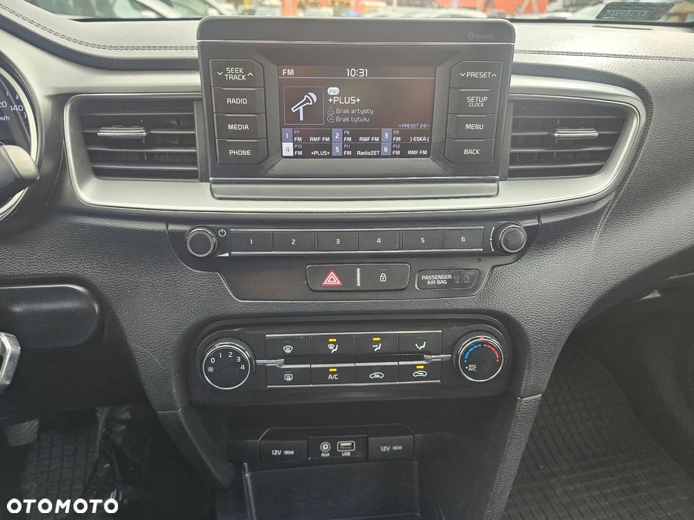 Kia Ceed 1.4 L Business Line Plus - 29