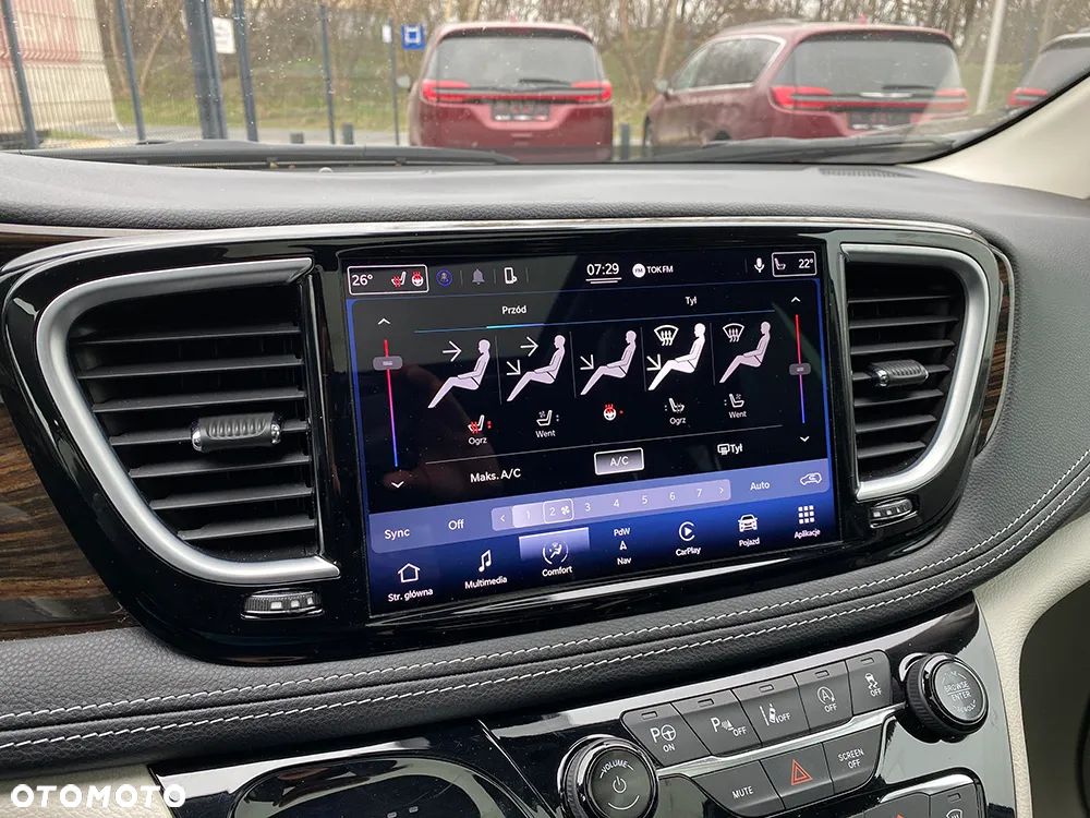 Chrysler Pacifica - 21