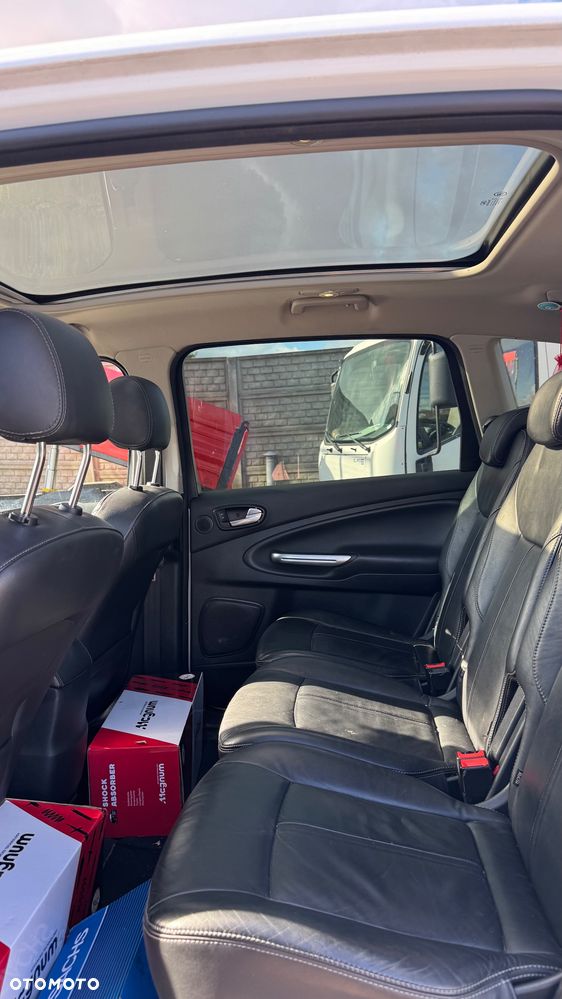 Ford S-Max - 12
