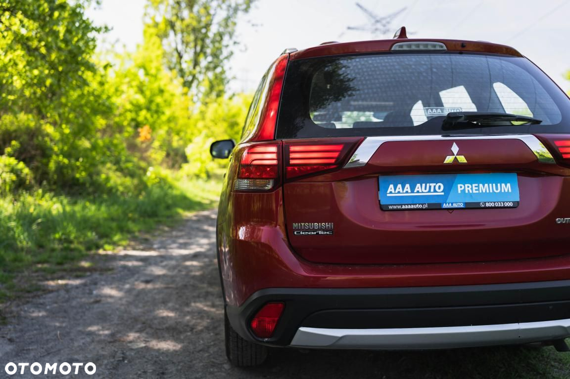 Mitsubishi Outlander - 12