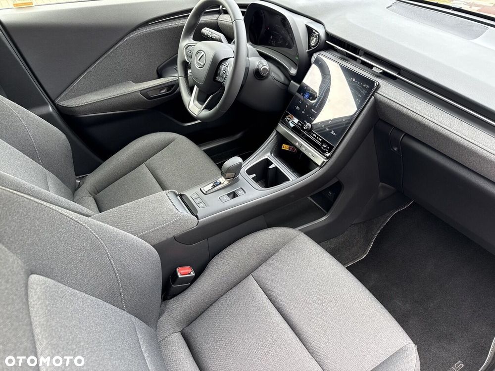 Lexus LBX 1.5 Hybrid - 10