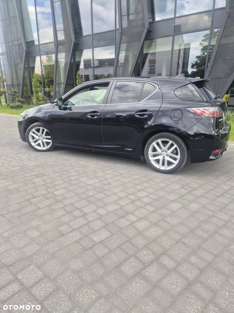 Lexus CT - 8
