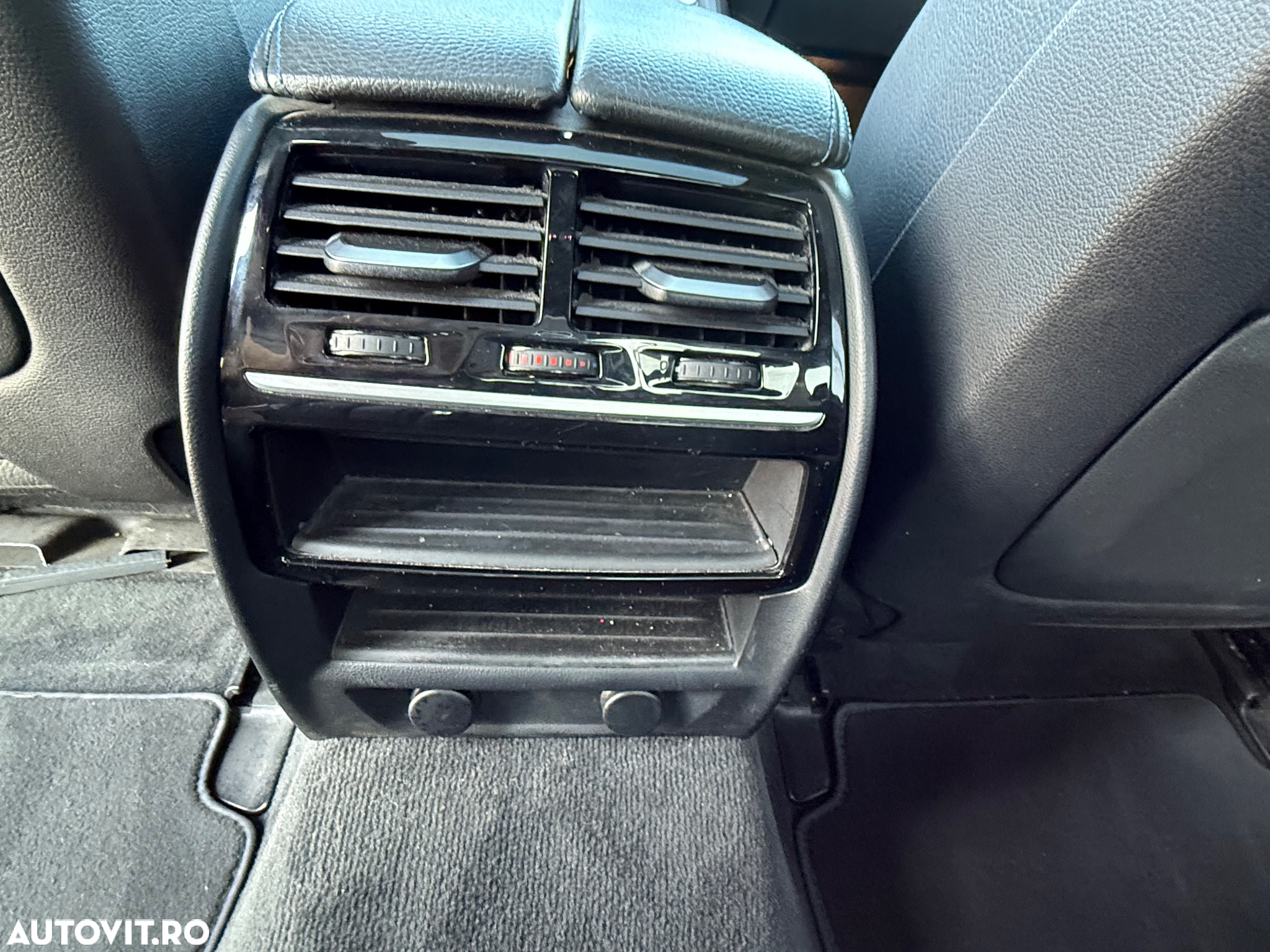 BMW Seria 5 520d xDrive AT - 25