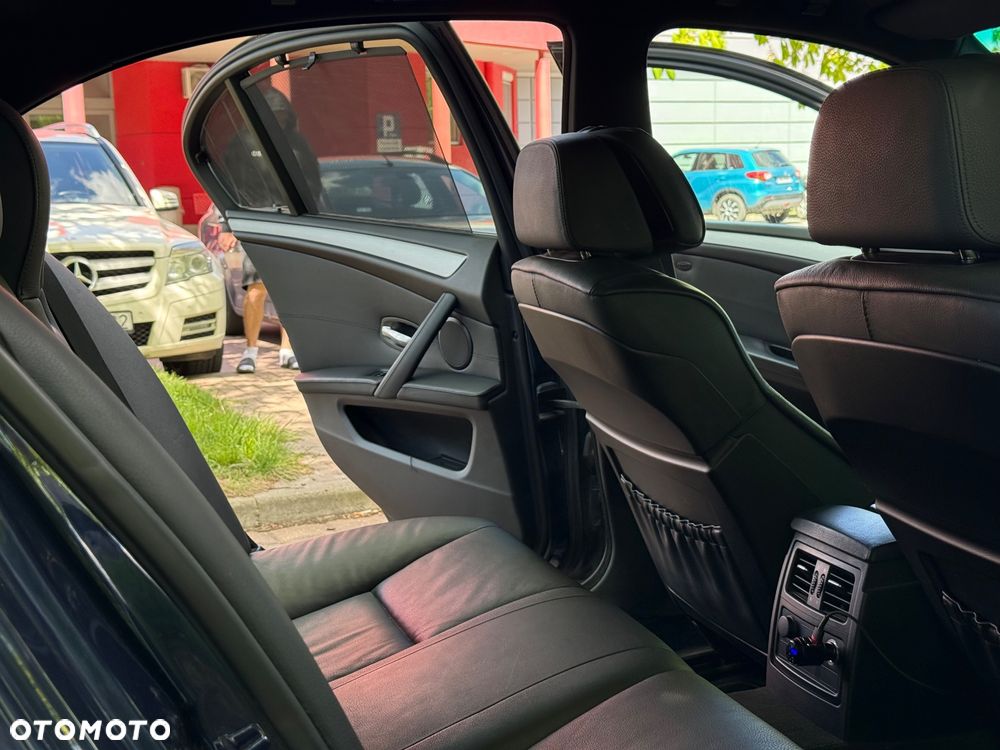 BMW Seria 5 525i Edition Sport - 16