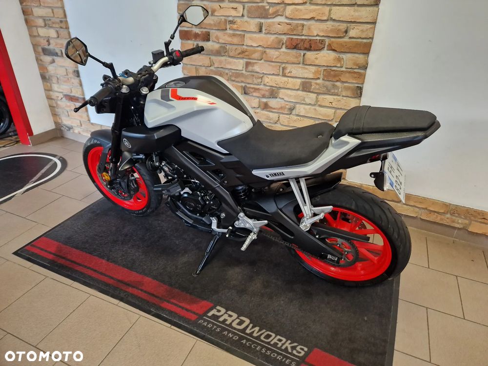 Yamaha MT - 6