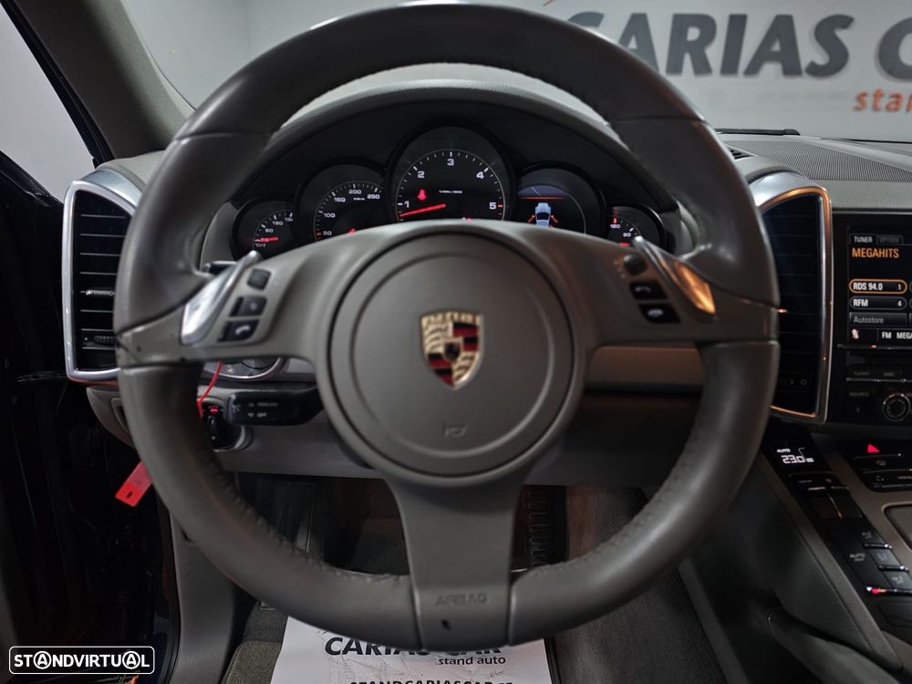 Porsche Cayenne - 15