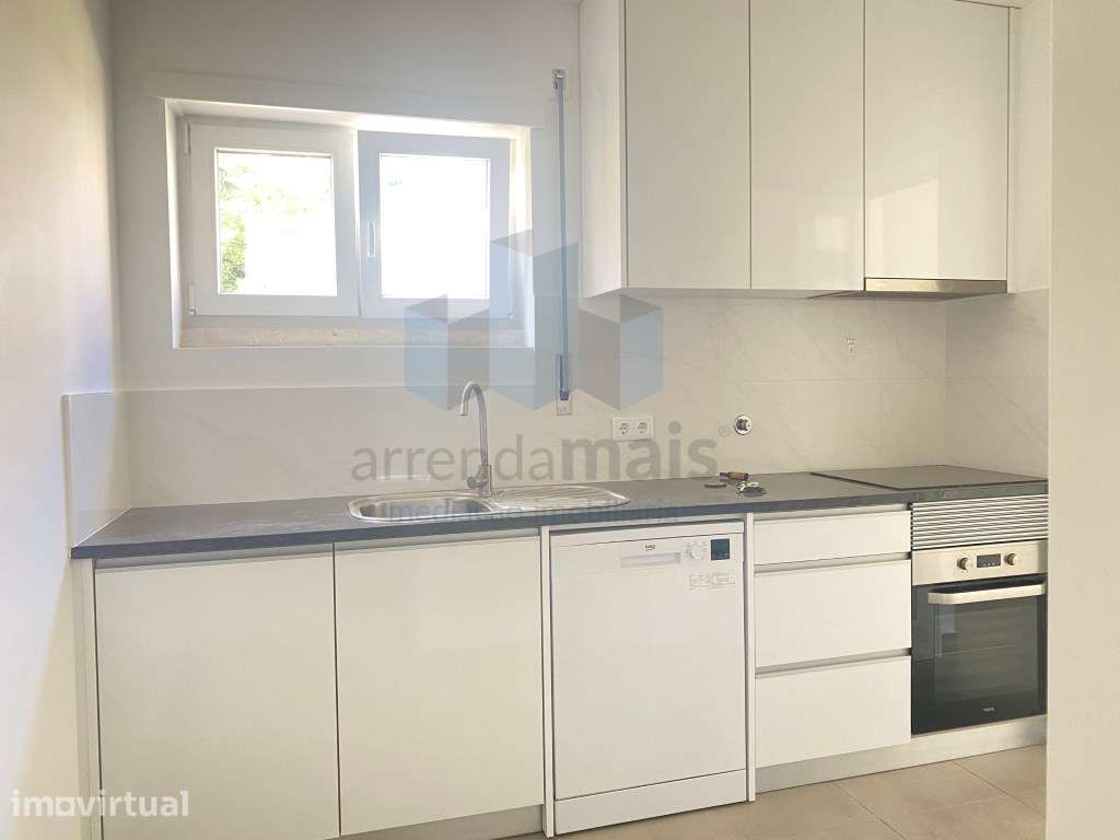 Arrenda-se Apartamento T3, Totalmente remodelado, com cozinha equip... - Grande imagem: 2/20
