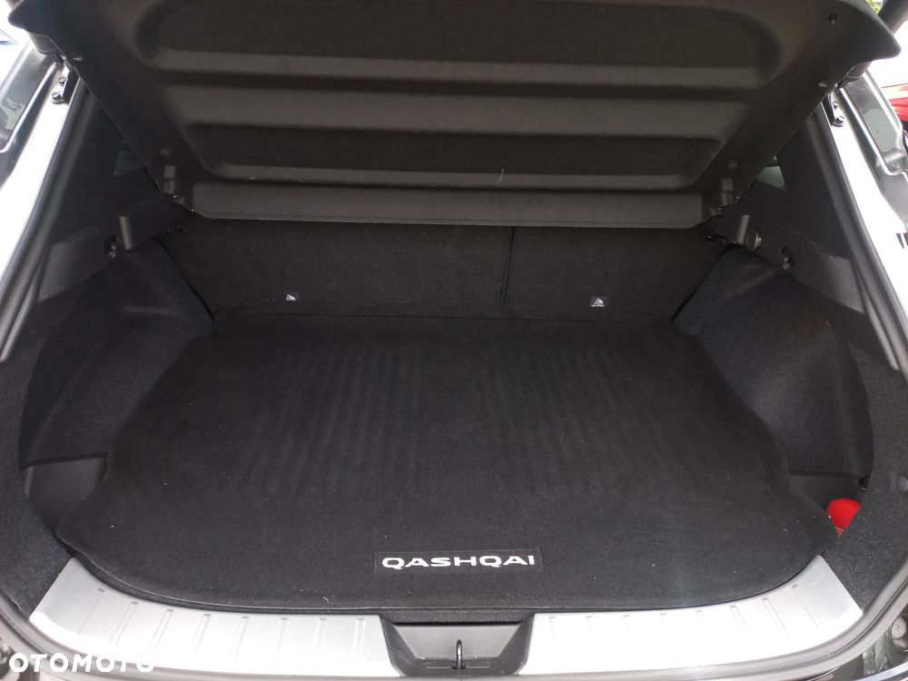 Nissan Qashqai 1.3 DIG-T MHEV 4x4 Tekna Xtronic - 17