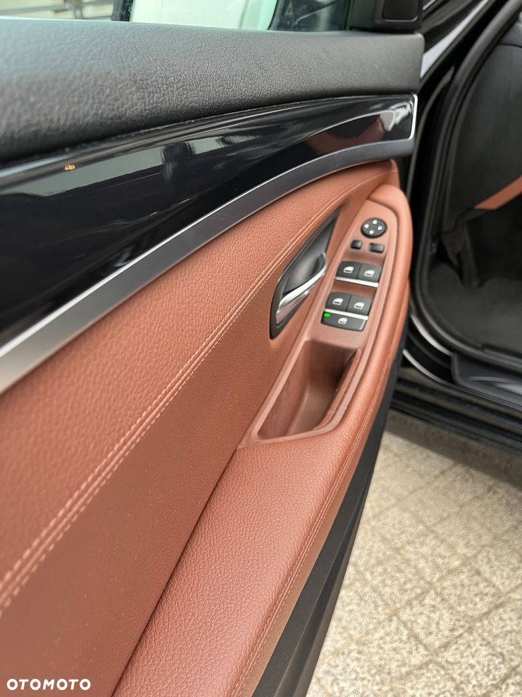 BMW Seria 5 530d xDrive Modern Line - 17