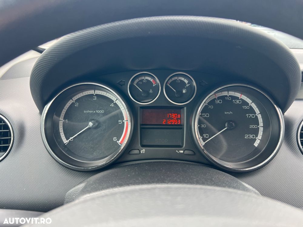 Peugeot 308 1.6HDi Premium Pack - 8