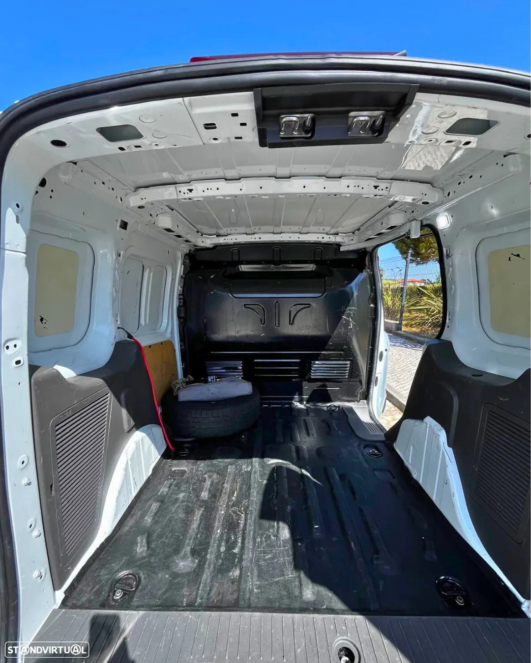 Ford TRANSIT CONNECT 1.5 EcoBlue L1 Trend - 19