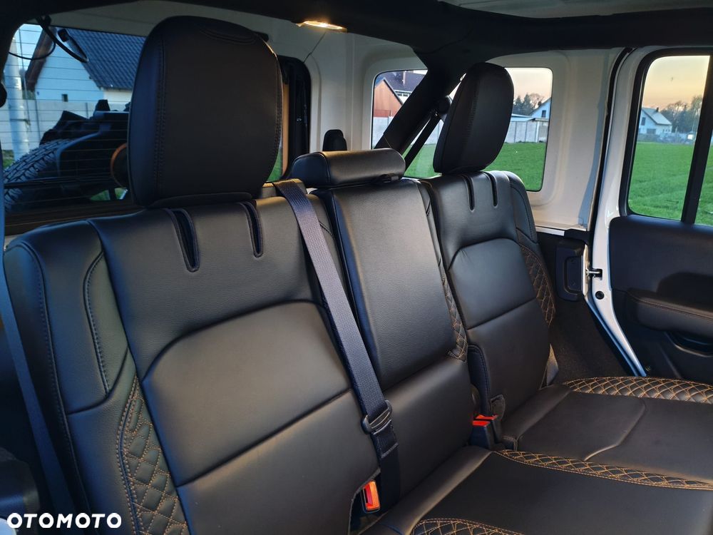 Jeep Wrangler - 22
