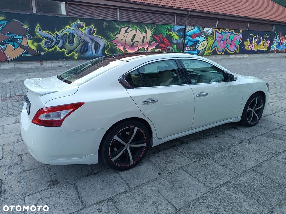 Nissan Maxima - 10