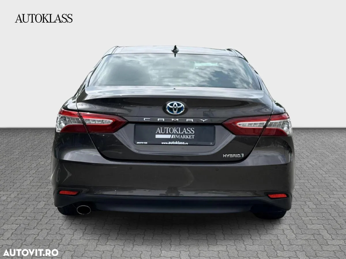 Toyota Camry 2.5 Hybrid Business - 4
