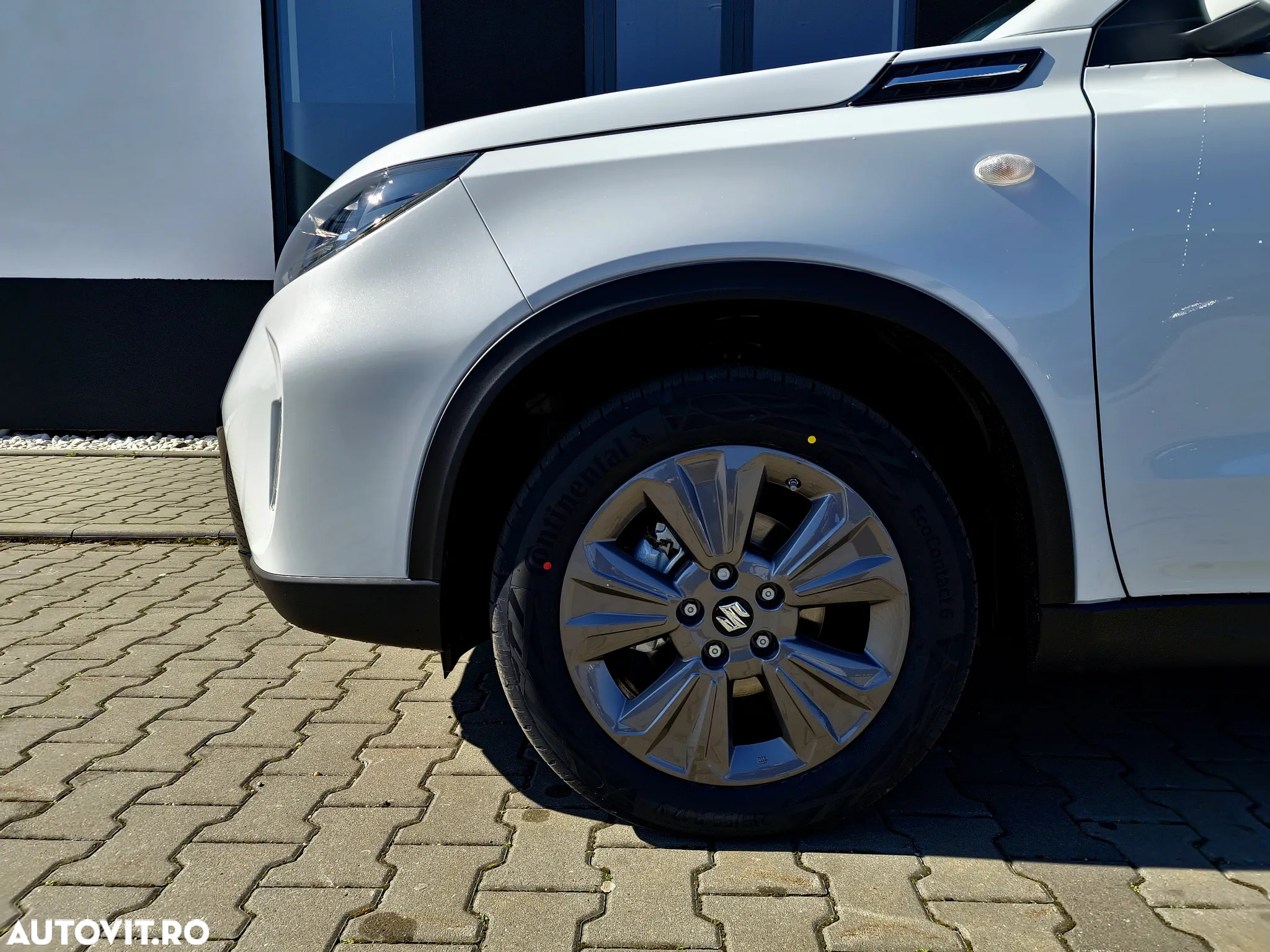 Suzuki Vitara 1.4 Boosterjet MHEV Luxus - 7