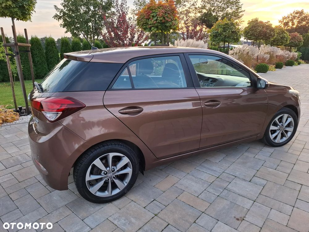 Hyundai i20 1.2 YES Gold - 22