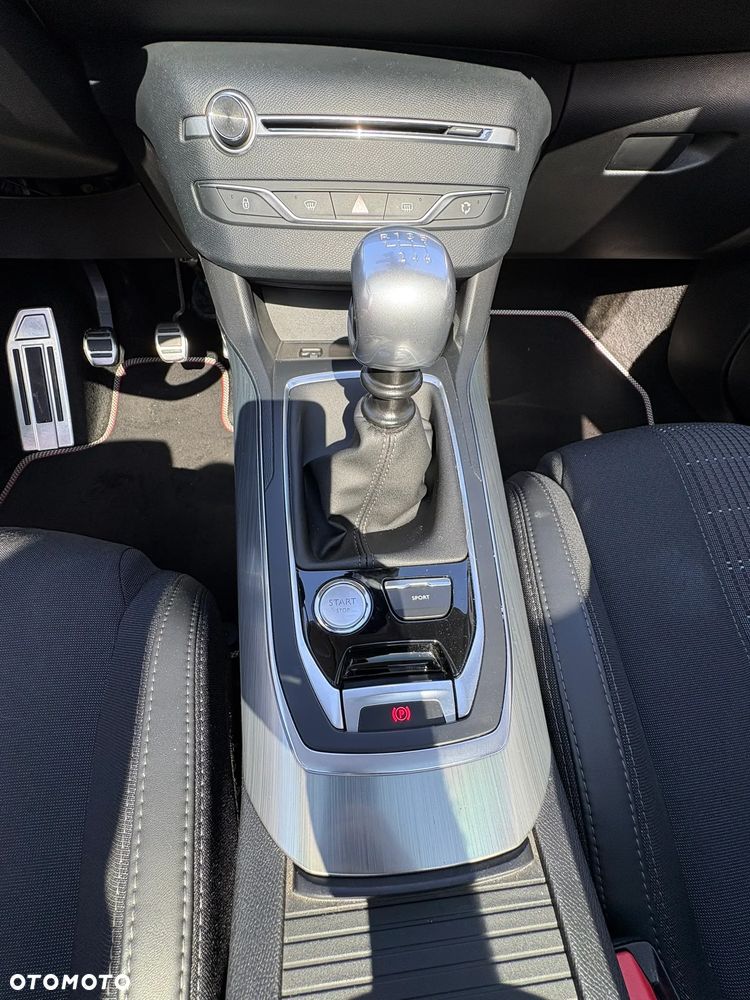Peugeot 308 1.2 PureTech Allure S&S - 19