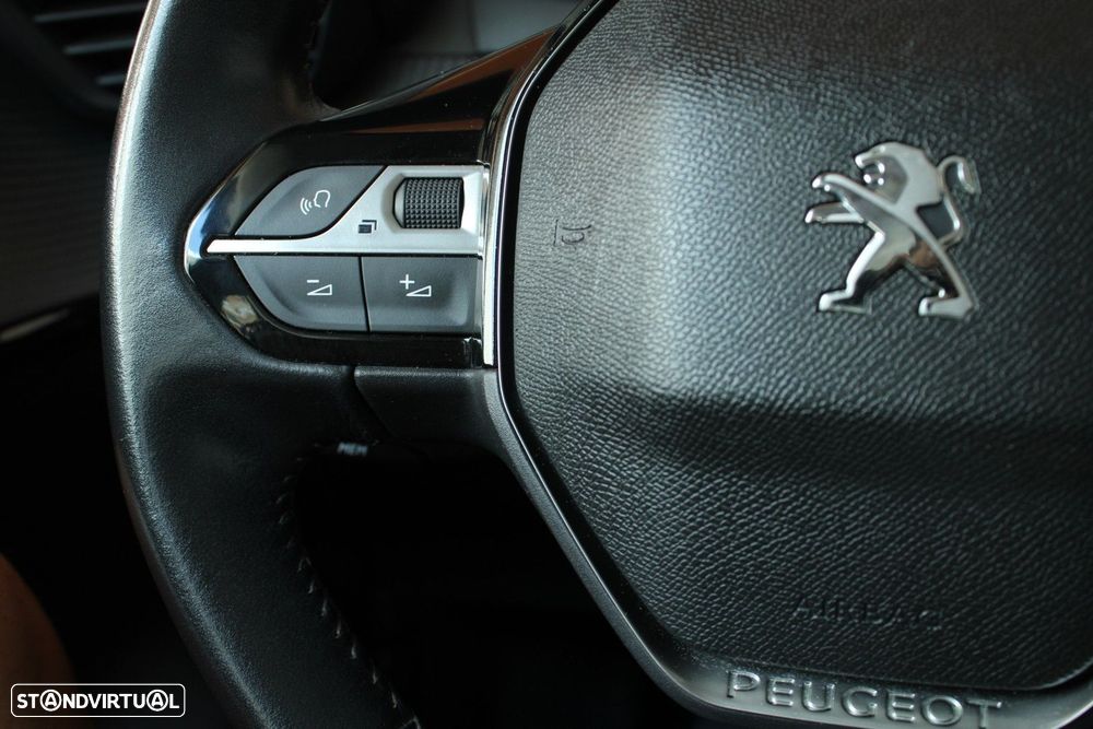 Peugeot 208 1.2 PureTech Allure - 22