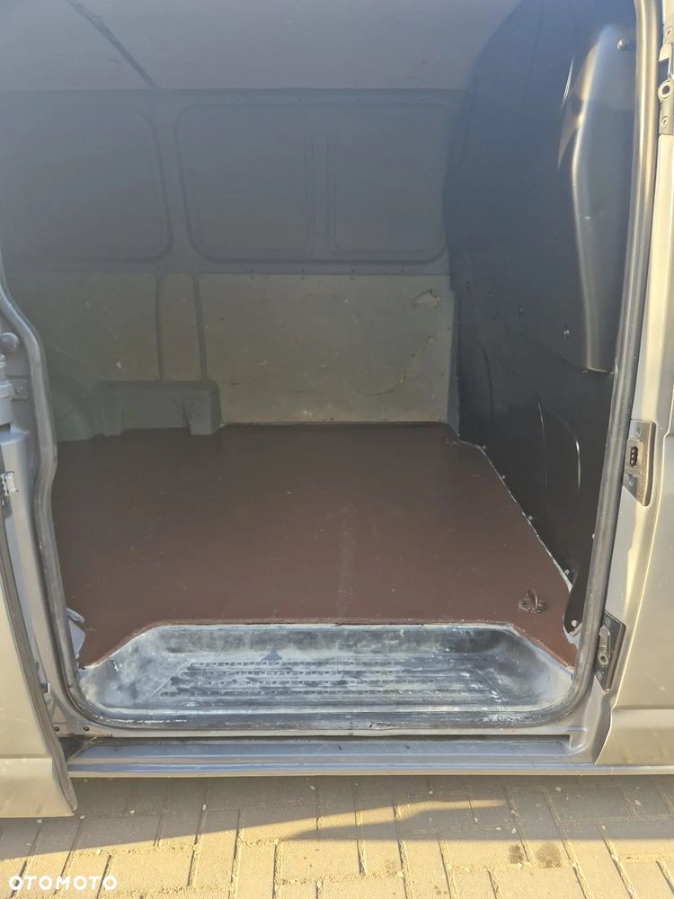 Volkswagen Transporter - 13