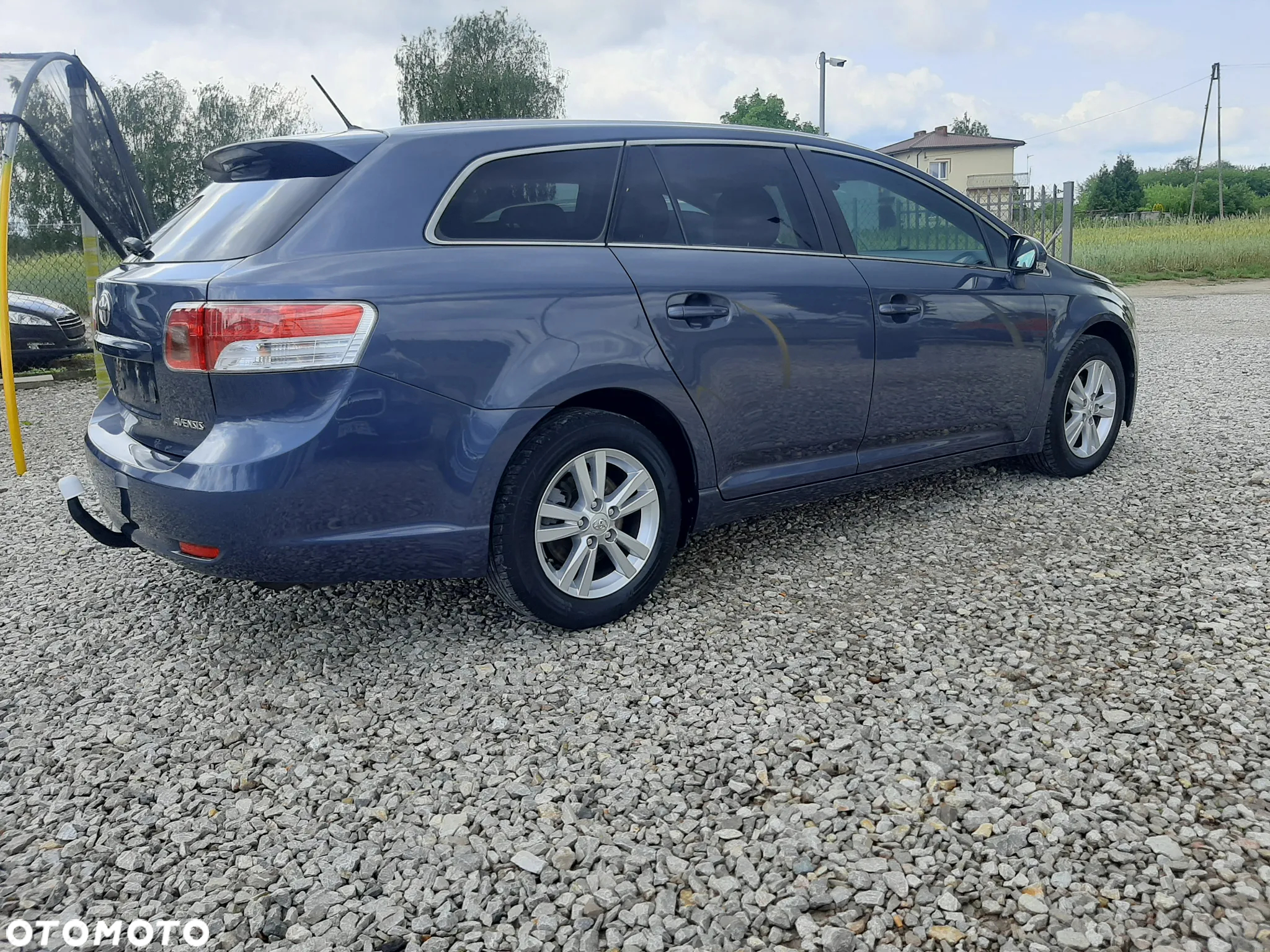 Toyota Avensis 2.0 Sol plus NAVI - 2