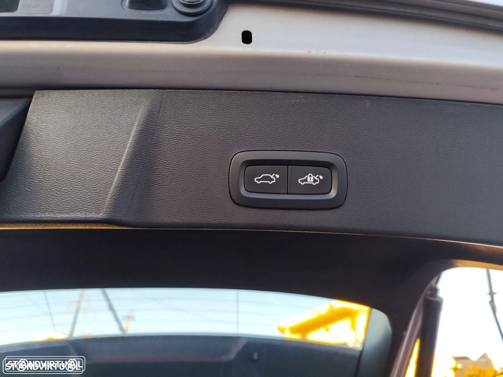 Volvo XC 40 1.5 T4 PHEV Plus Bright - 26
