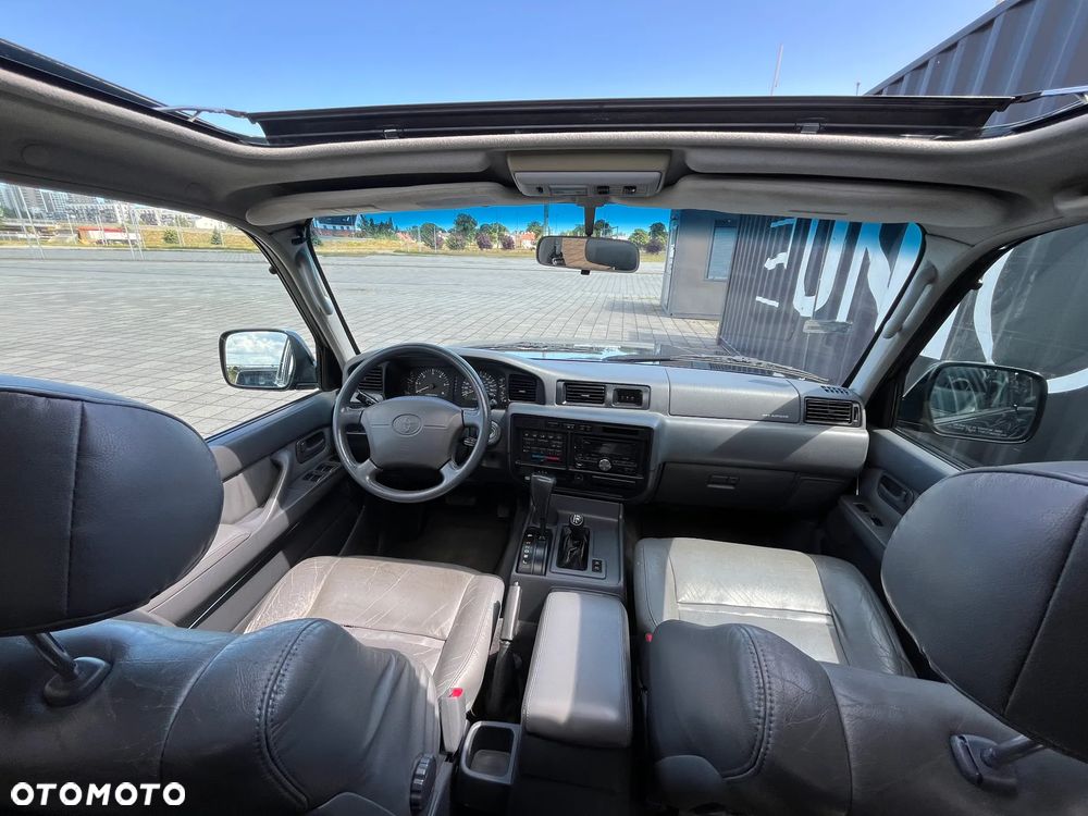 Toyota Land Cruiser - 12
