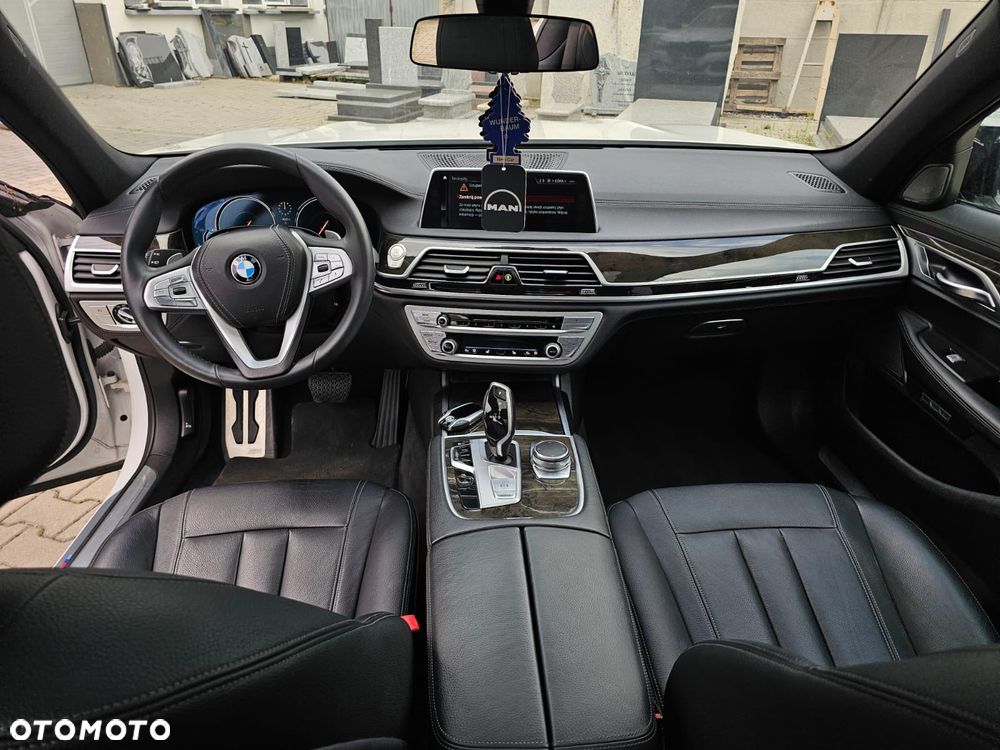 BMW Seria 7 740Li - 11