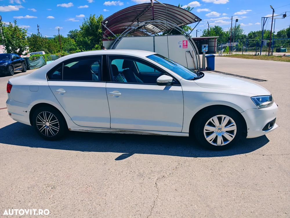 Volkswagen Jetta 1.6 TDI CR DPF Trendline - 3